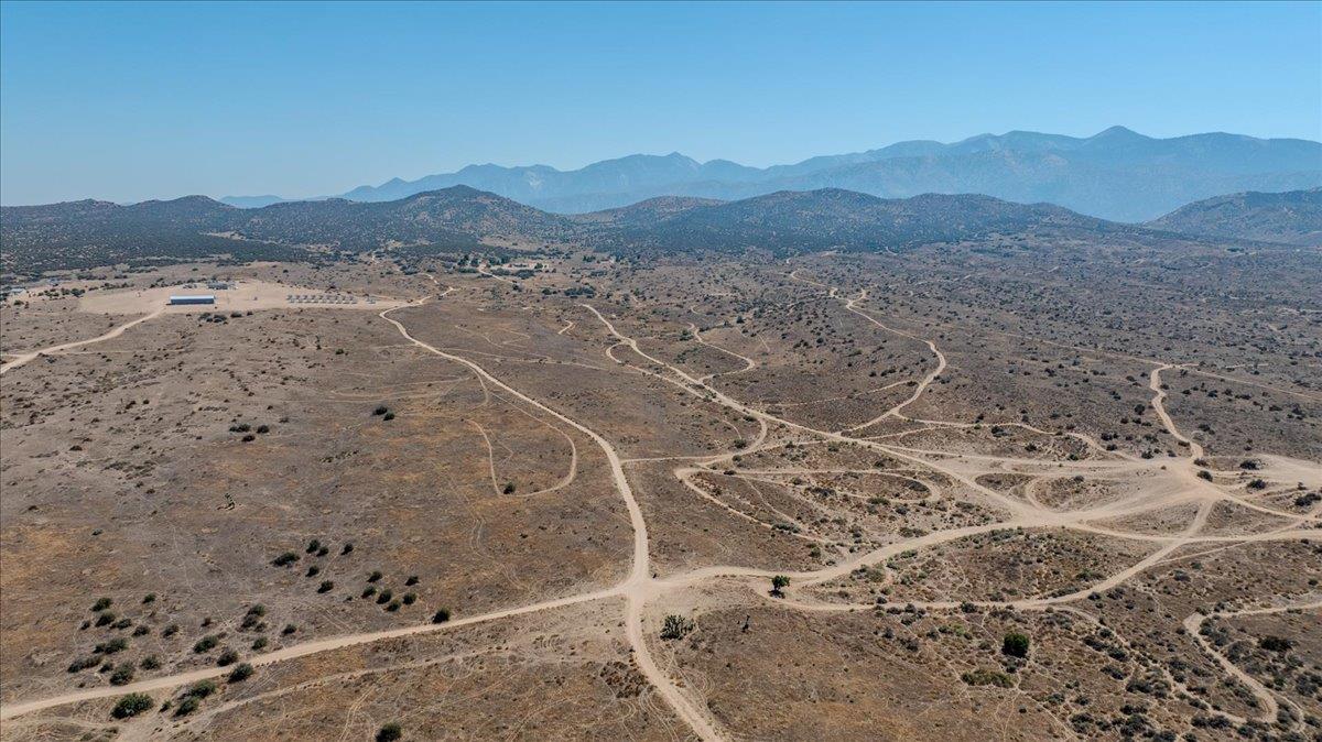 1 Wilson Ranch Rd, Phelan, CA 92371