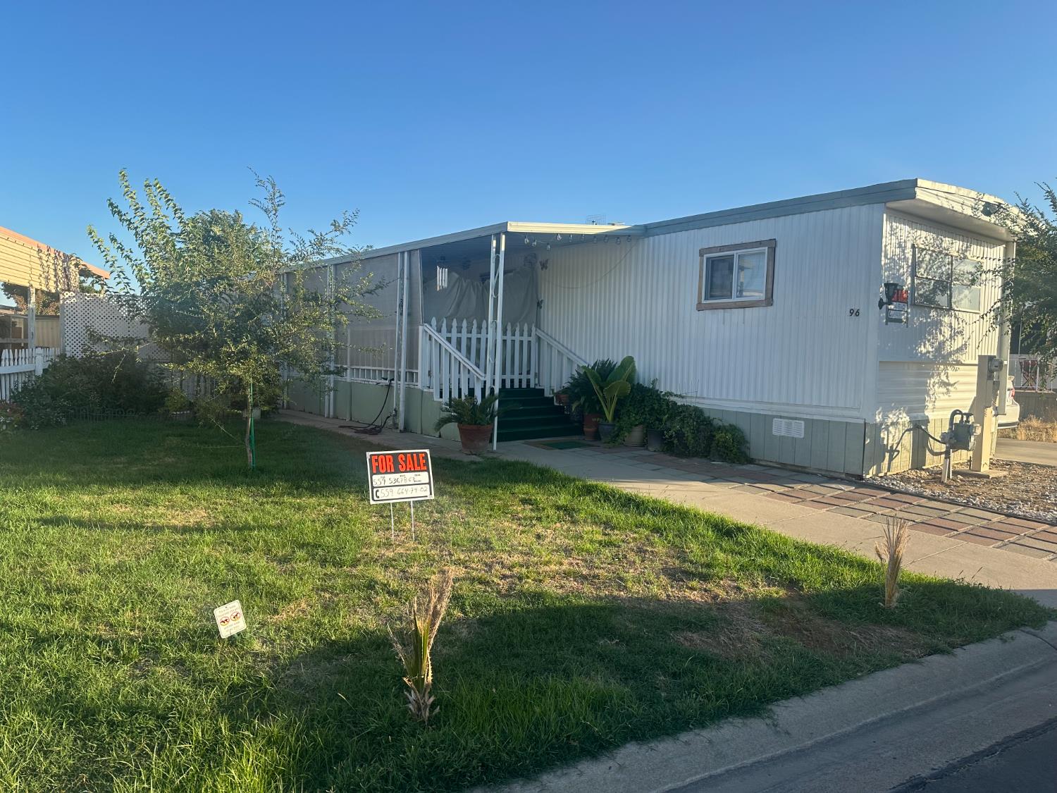 1218 E Cleveland Ave #96, Madera, CA 93638