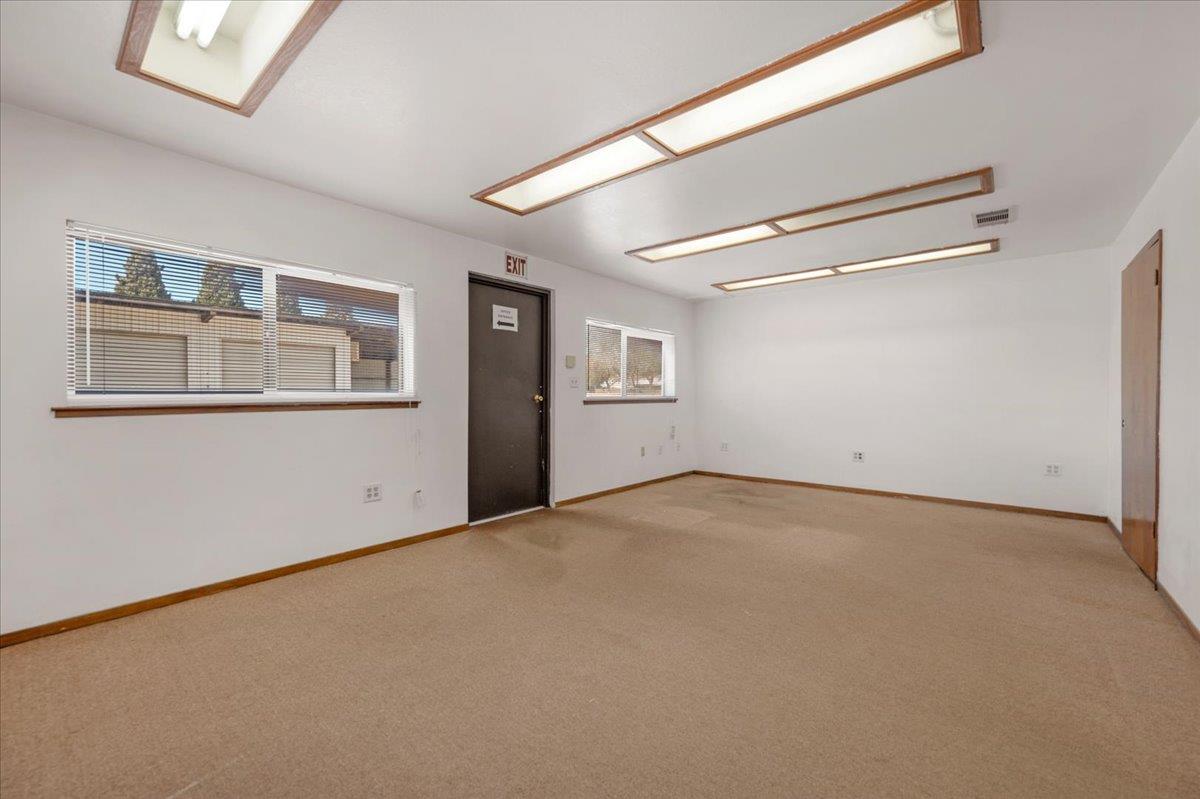 150 W Glenn Ave, Coalinga, CA 93210