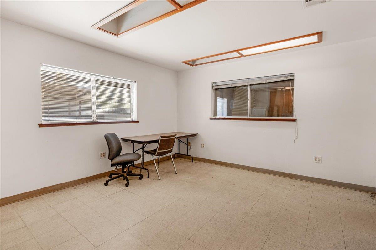 150 W Glenn Ave, Coalinga, CA 93210