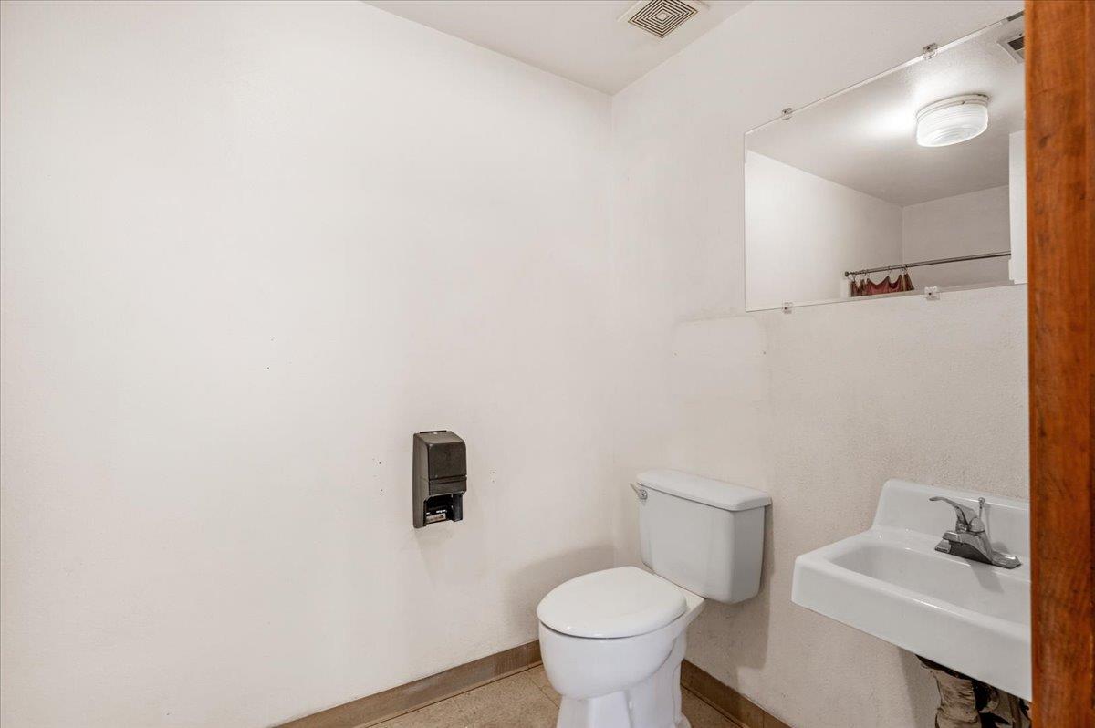 150 W Glenn Ave, Coalinga, CA 93210