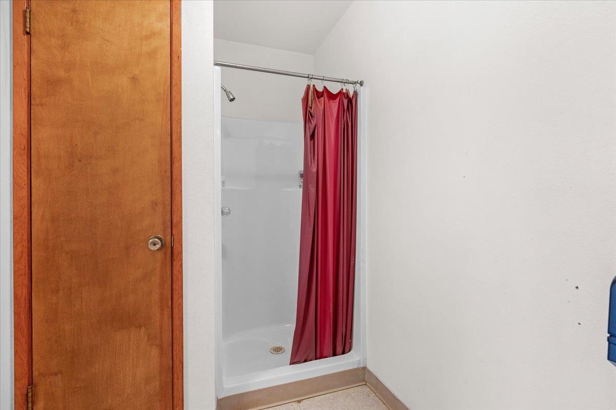 150 W Glenn Ave, Coalinga, CA 93210