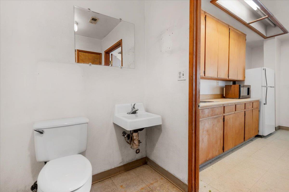 150 W Glenn Ave, Coalinga, CA 93210