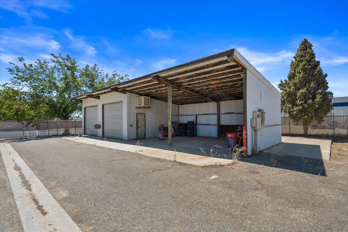 150 W Glenn Ave, Coalinga, CA 93210
