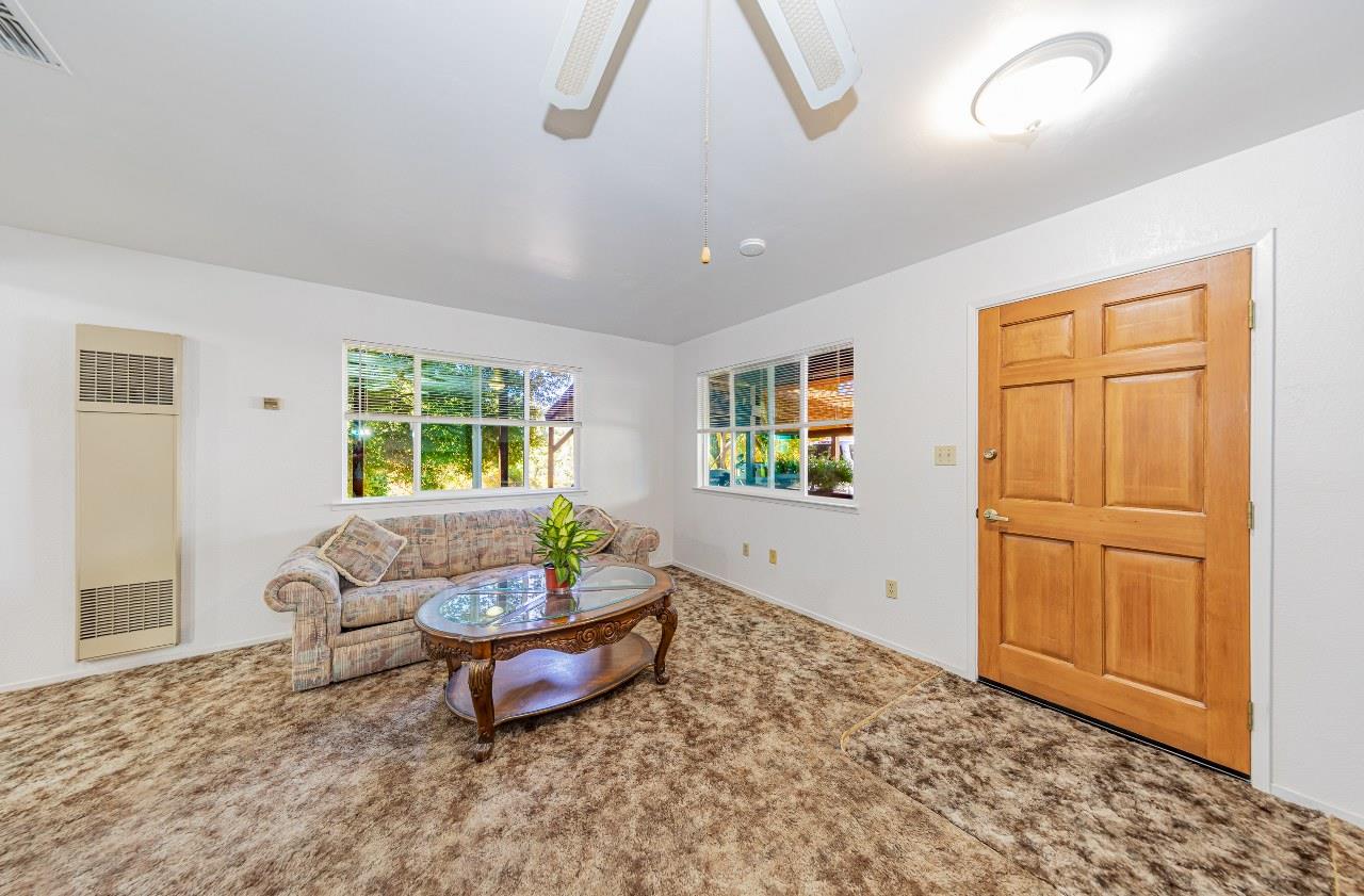 38601 Bon Veu Cir, Oakhurst, CA 93644