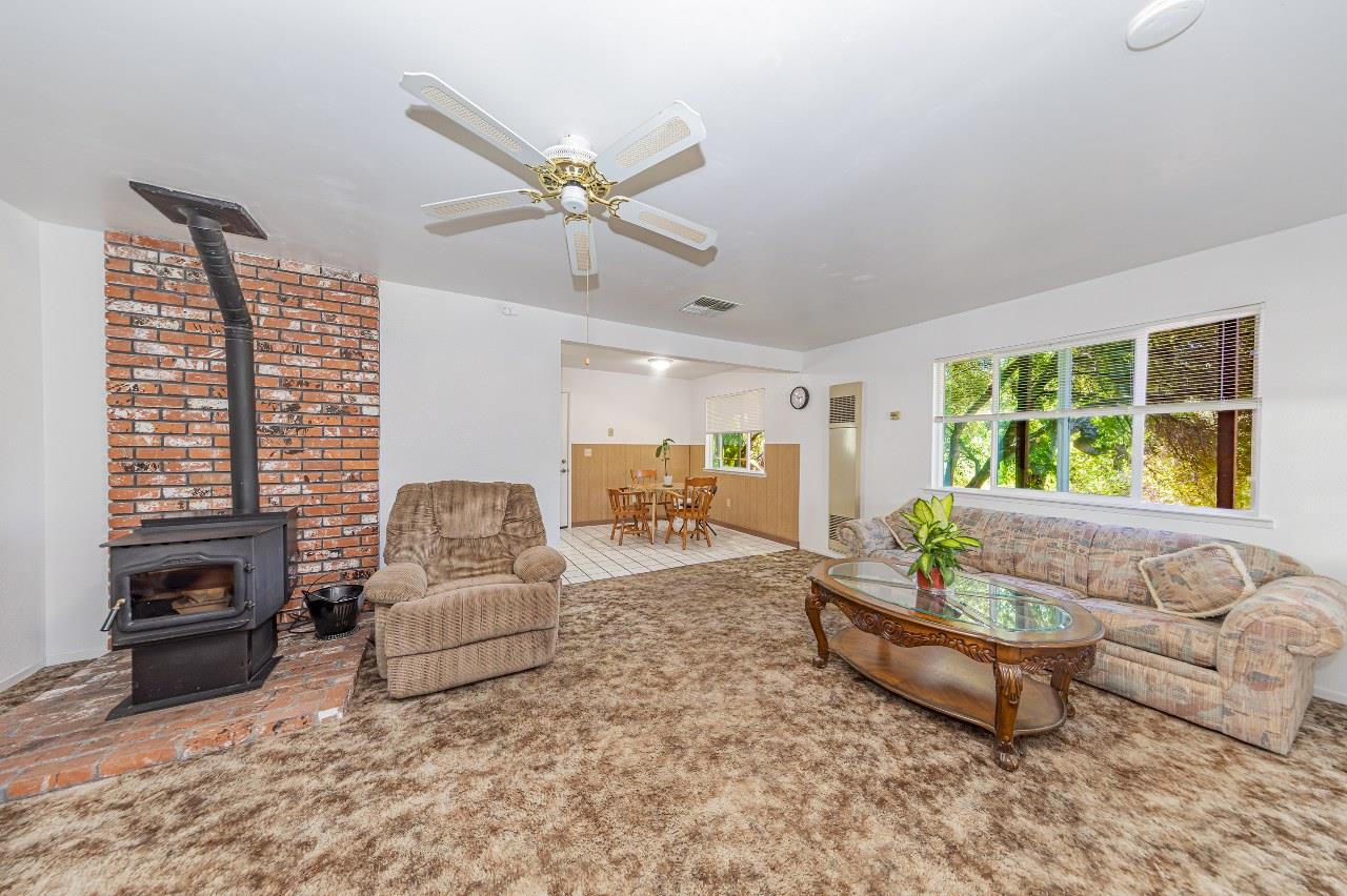 38601 Bon Veu Cir, Oakhurst, CA 93644