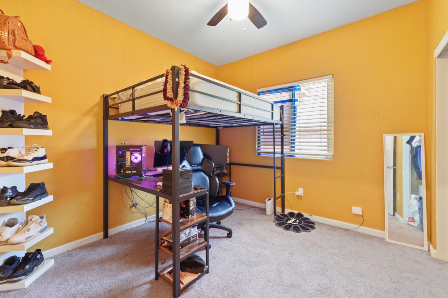 2082 Posa Chanet Blvd, Coalinga, CA 93210