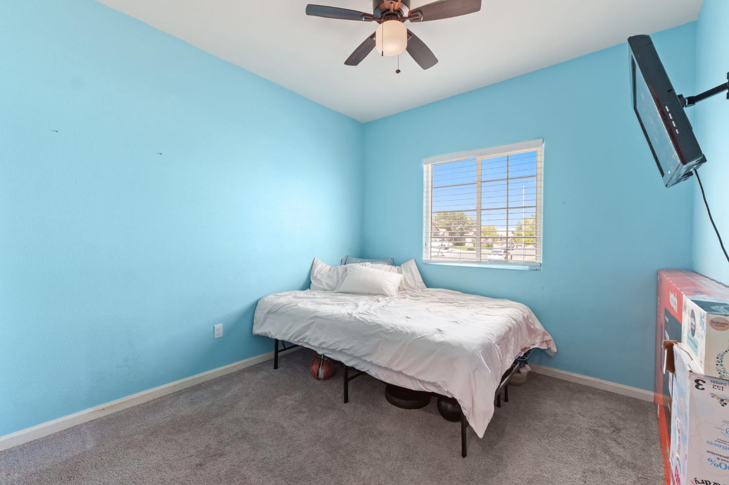 2082 Posa Chanet Blvd, Coalinga, CA 93210