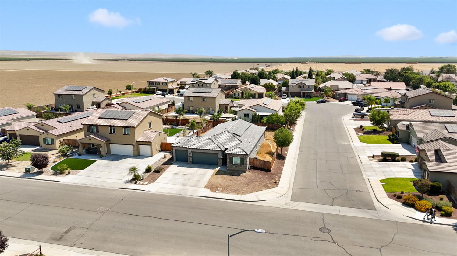 2082 Posa Chanet Blvd, Coalinga, CA 93210