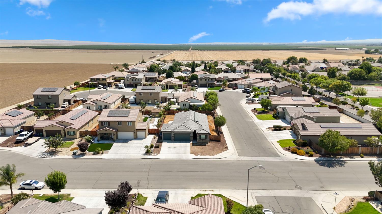 2082 Posa Chanet Blvd, Coalinga, CA 93210