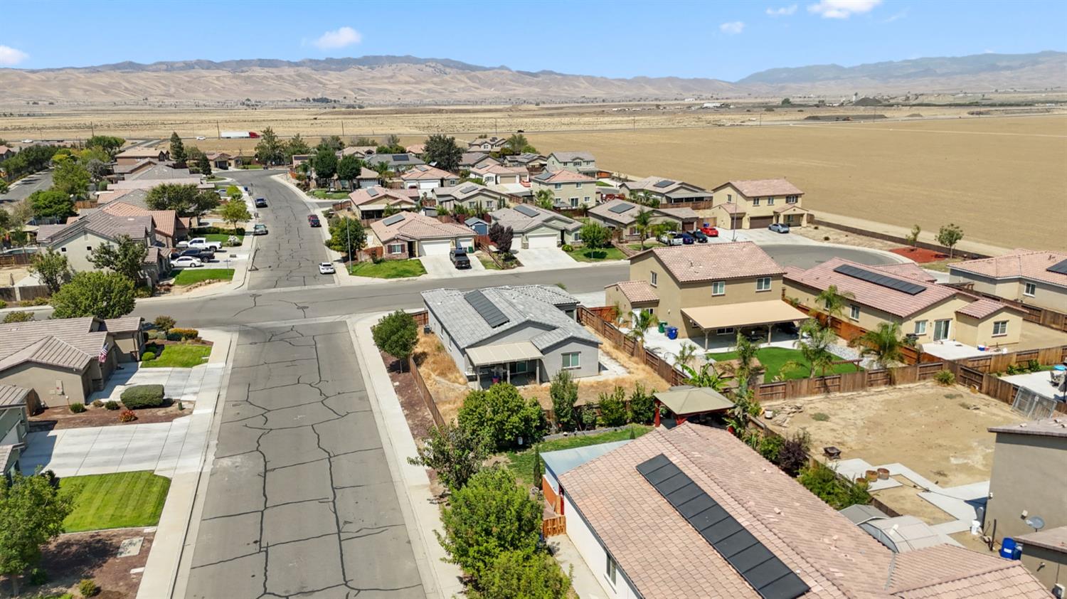 2082 Posa Chanet Blvd, Coalinga, CA 93210