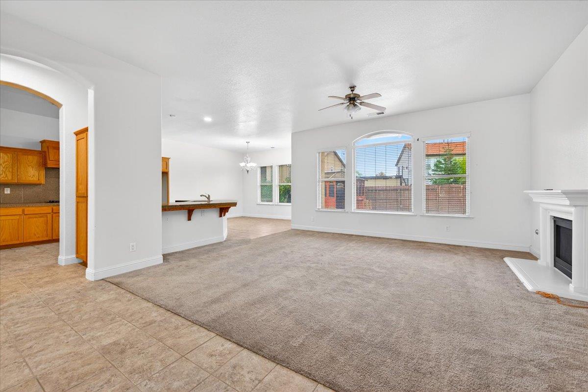 6518 W Dovewood Ln, Fresno, CA 93723