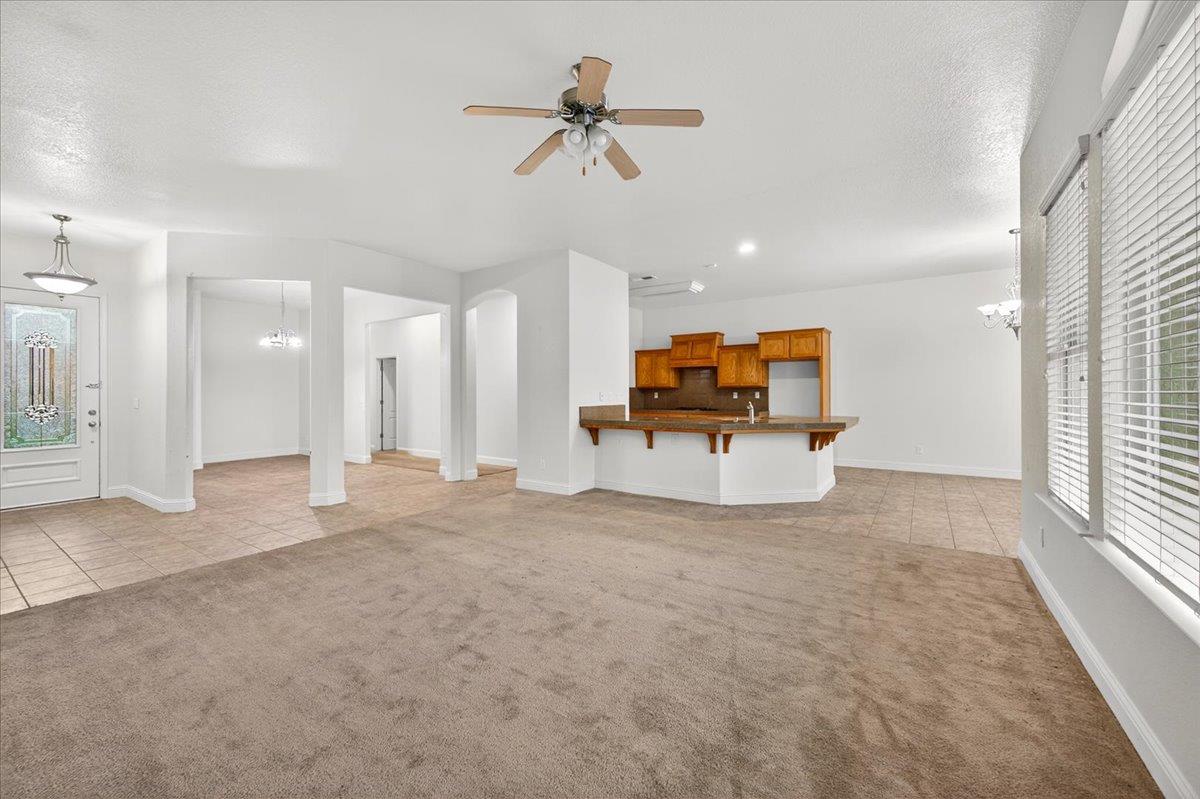 6518 W Dovewood Ln, Fresno, CA 93723