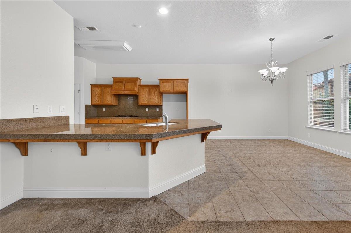 6518 W Dovewood Ln, Fresno, CA 93723