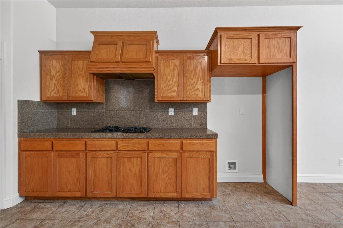 6518 W Dovewood Ln, Fresno, CA 93723