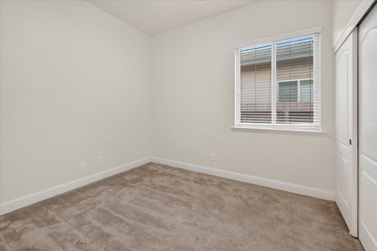 6518 W Dovewood Ln, Fresno, CA 93723