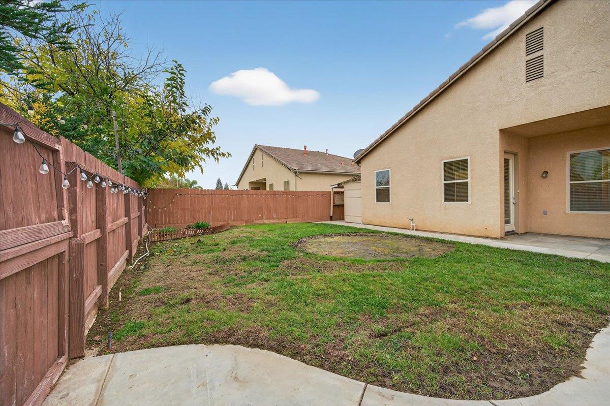 6518 W Dovewood Ln, Fresno, CA 93723