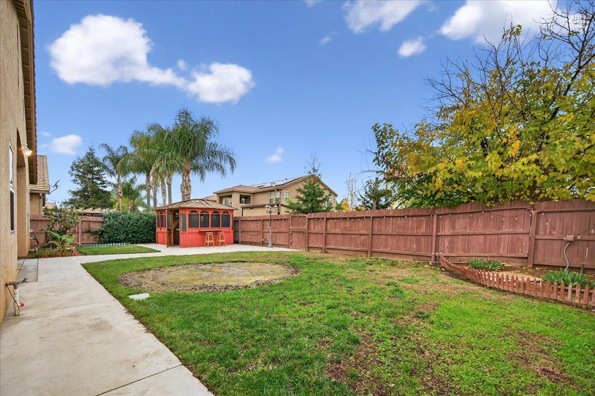 6518 W Dovewood Ln, Fresno, CA 93723