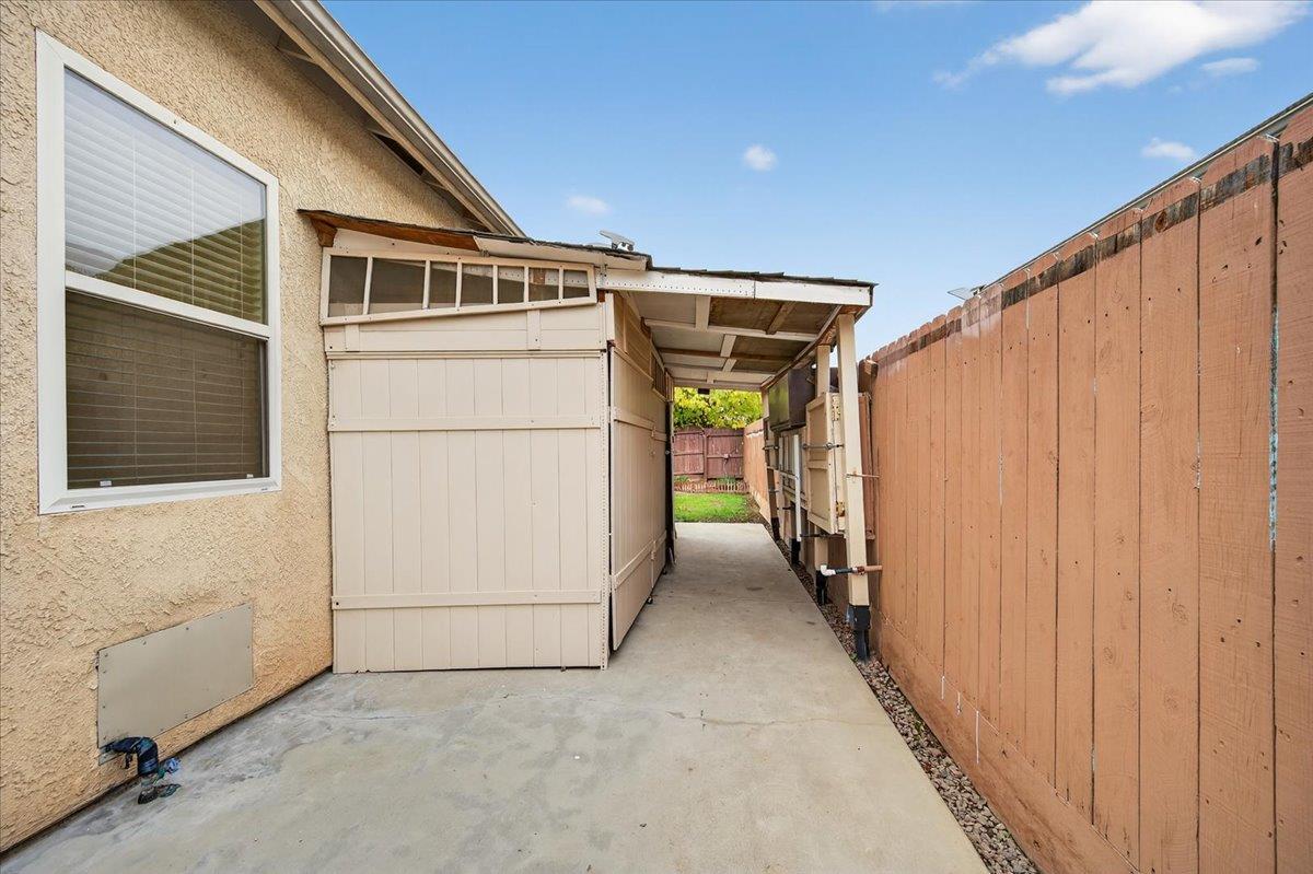 6518 W Dovewood Ln, Fresno, CA 93723