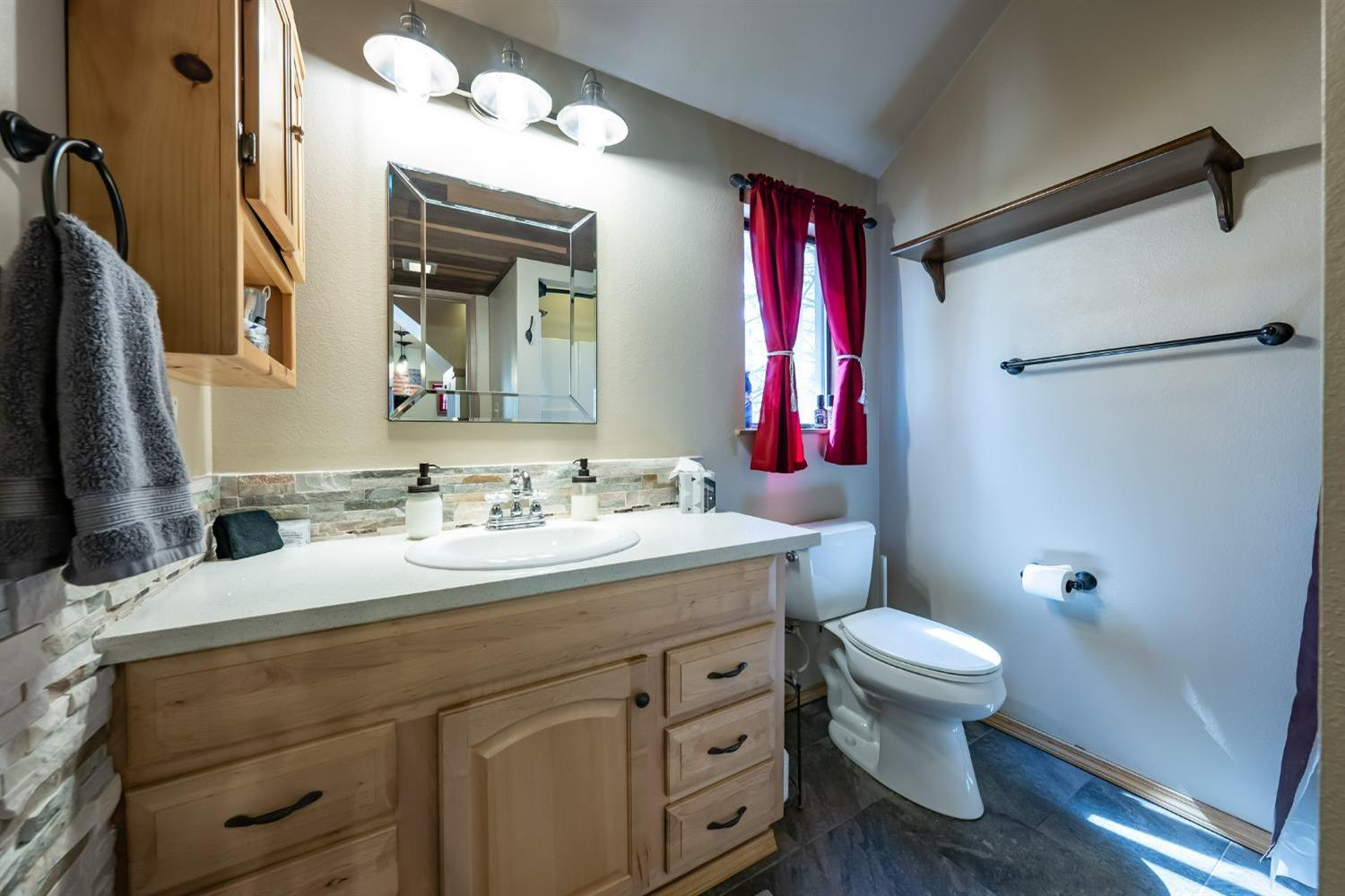 41534 Indian Rock Rd, Shaver Lake, CA 93664