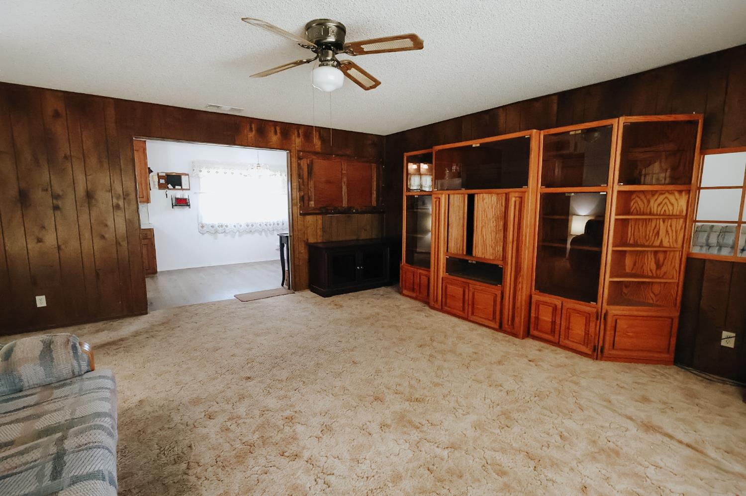 7403 E Alluvial Ave, Clovis, CA 93619