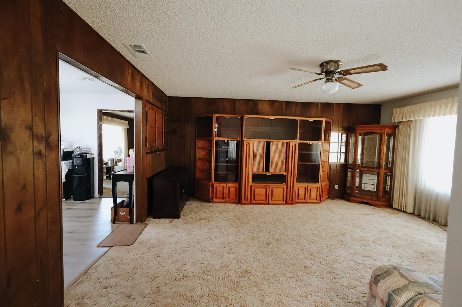 7403 E Alluvial Ave, Clovis, CA 93619