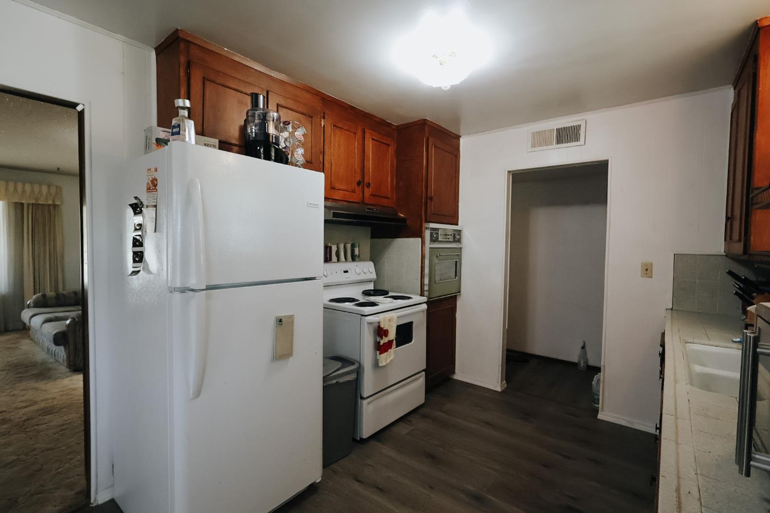 7403 E Alluvial Ave, Clovis, CA 93619