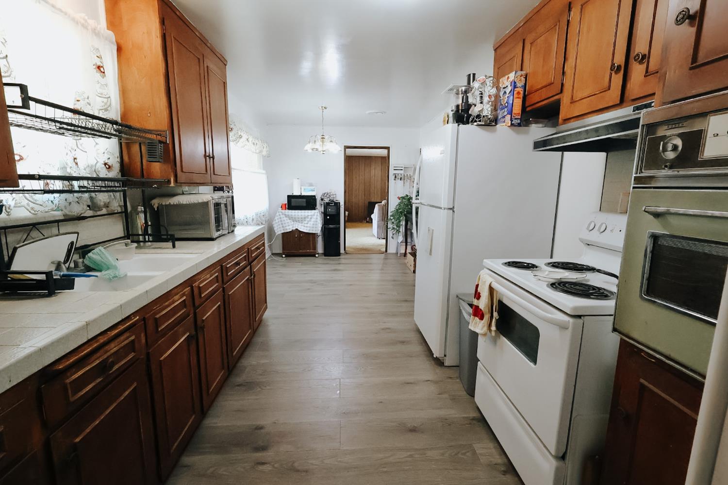 7403 E Alluvial Ave, Clovis, CA 93619