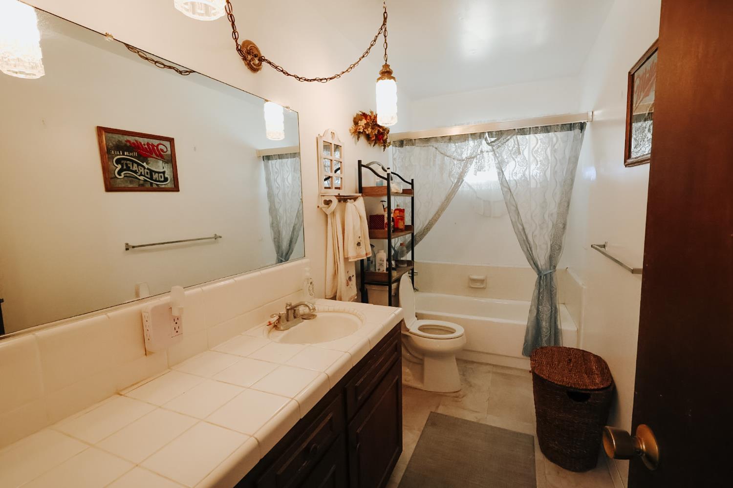 7403 E Alluvial Ave, Clovis, CA 93619