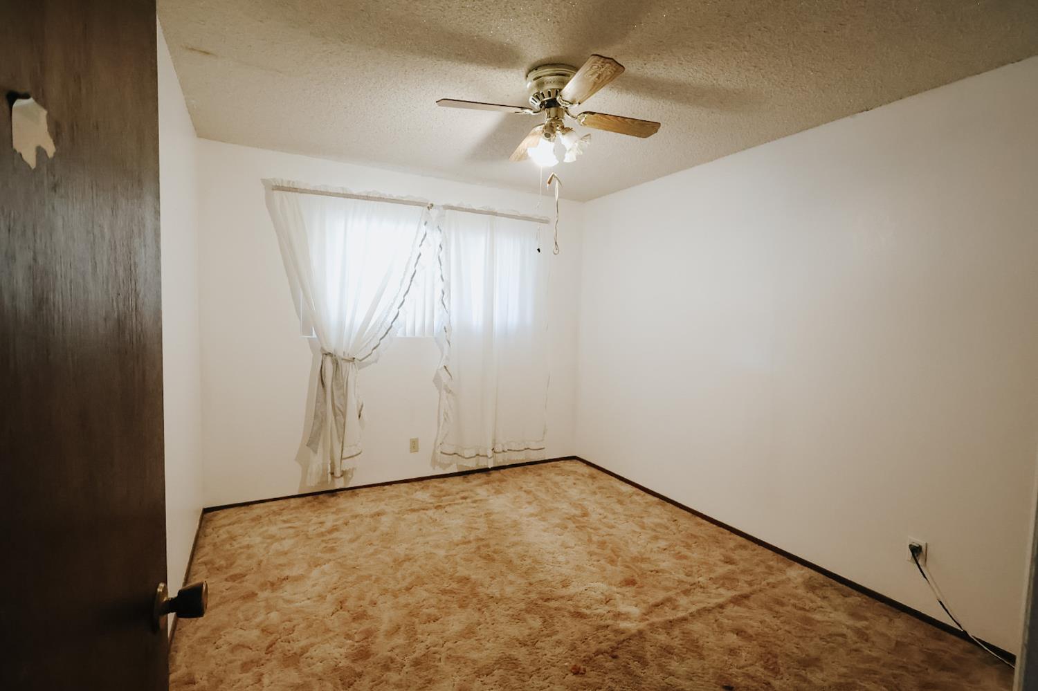 7403 E Alluvial Ave, Clovis, CA 93619