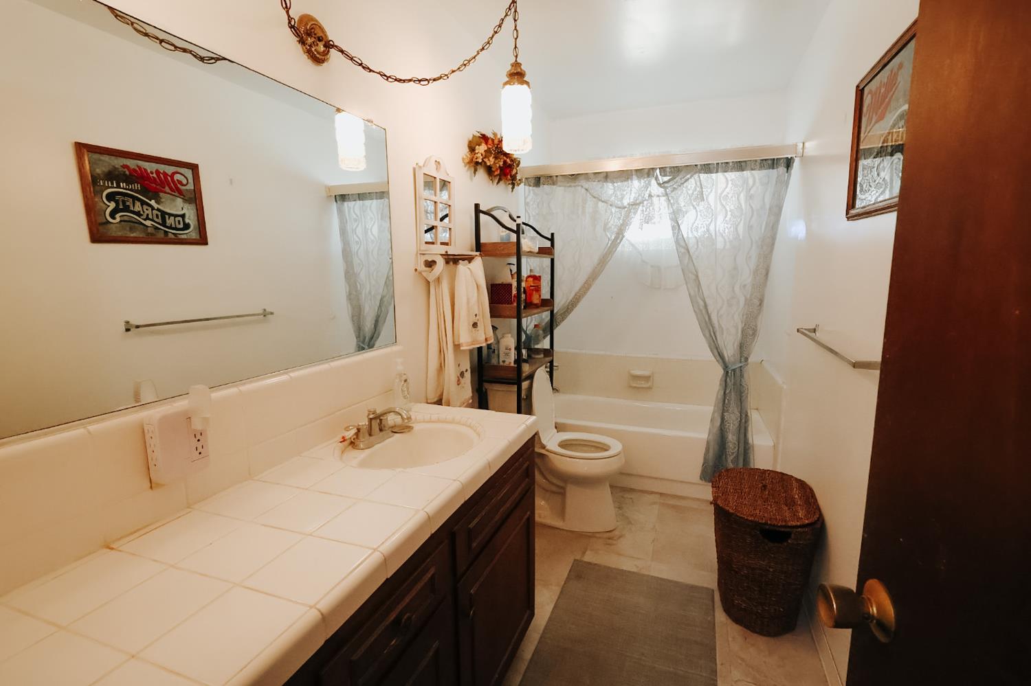 7403 E Alluvial Ave, Clovis, CA 93619