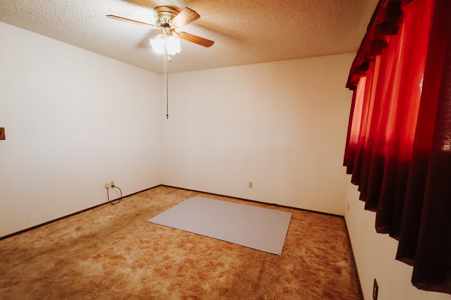 7403 E Alluvial Ave, Clovis, CA 93619