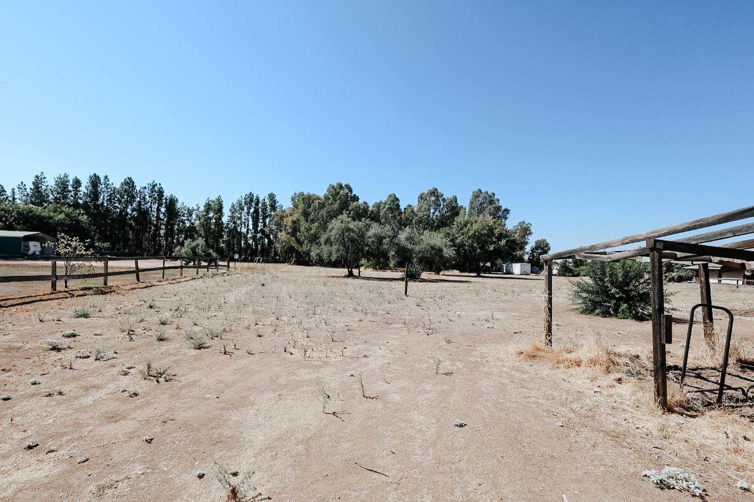 7403 E Alluvial Ave, Clovis, CA 93619