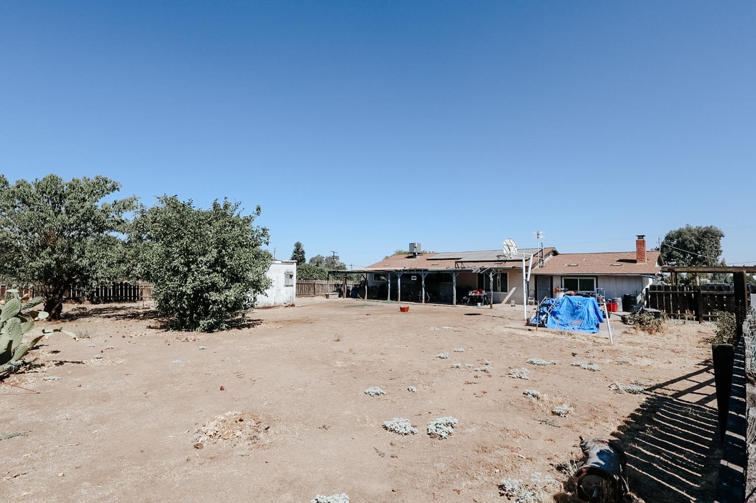 7403 E Alluvial Ave, Clovis, CA 93619