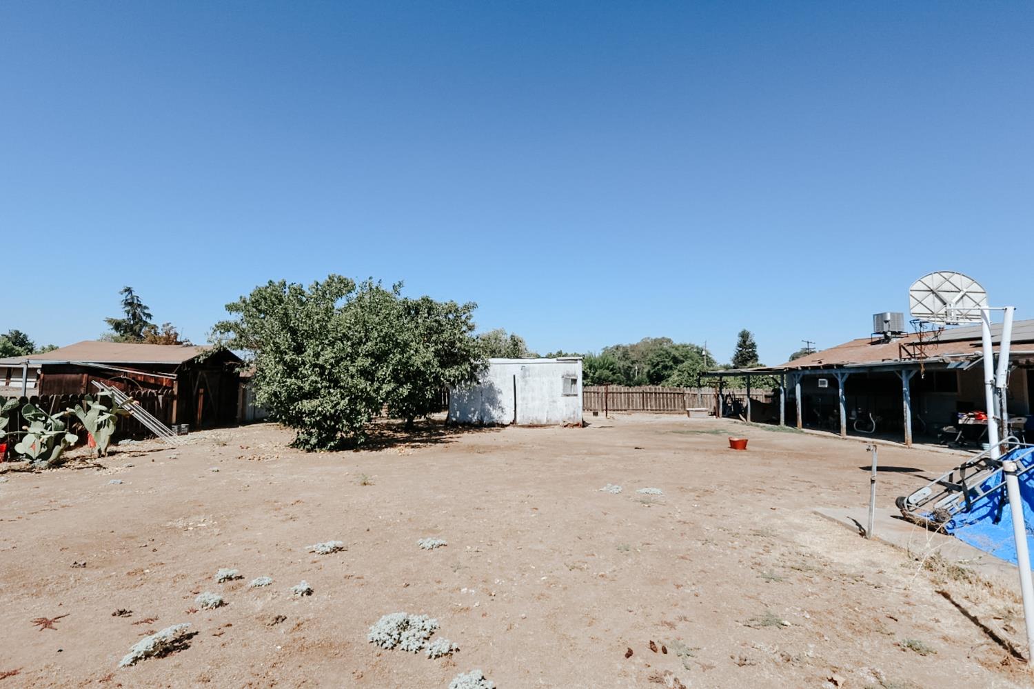 7403 E Alluvial Ave, Clovis, CA 93619