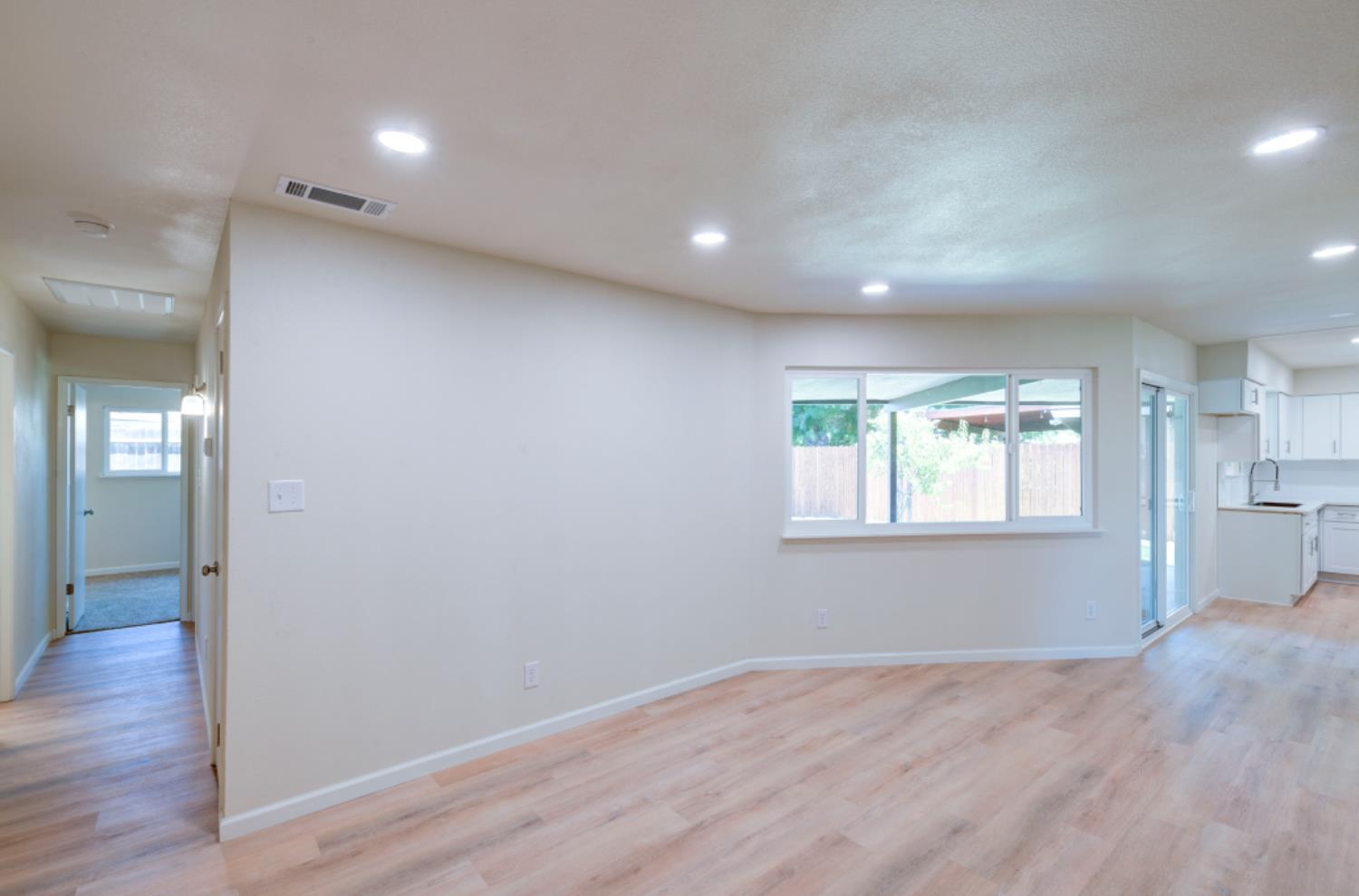 1484 W Indianapolis Ave, Fresno, CA 93705