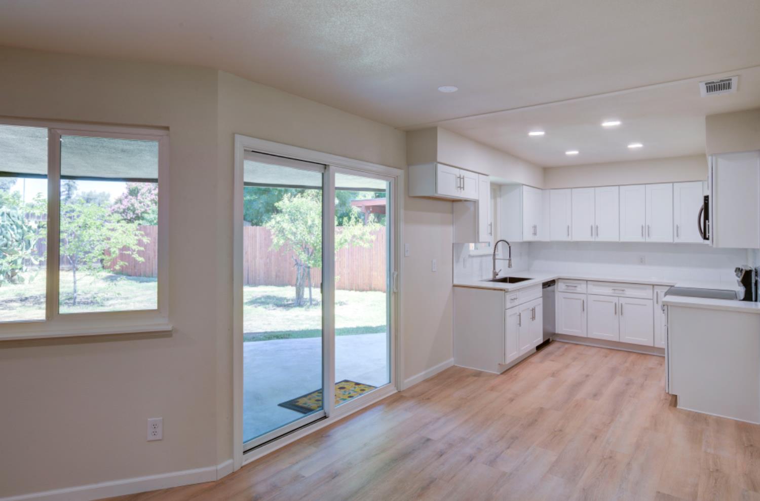 1484 W Indianapolis Ave, Fresno, CA 93705