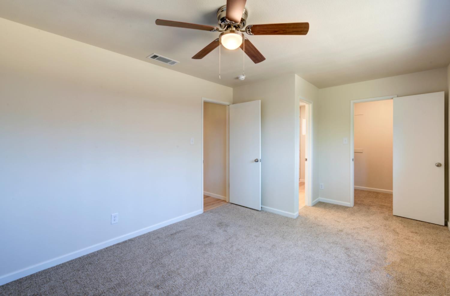 1484 W Indianapolis Ave, Fresno, CA 93705