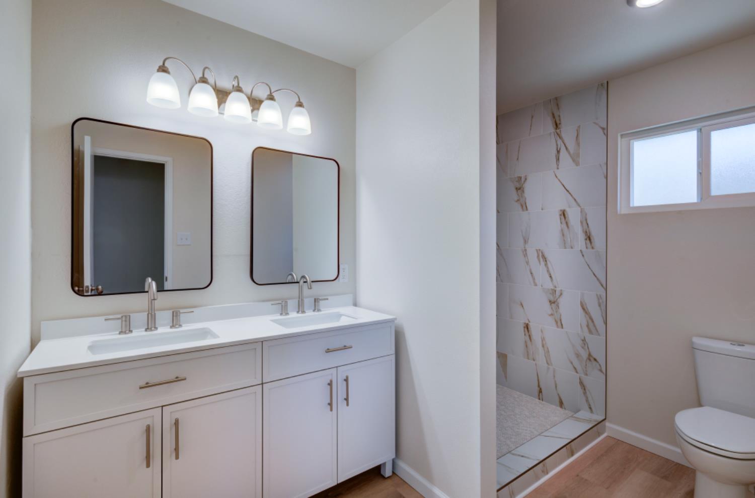 1484 W Indianapolis Ave, Fresno, CA 93705