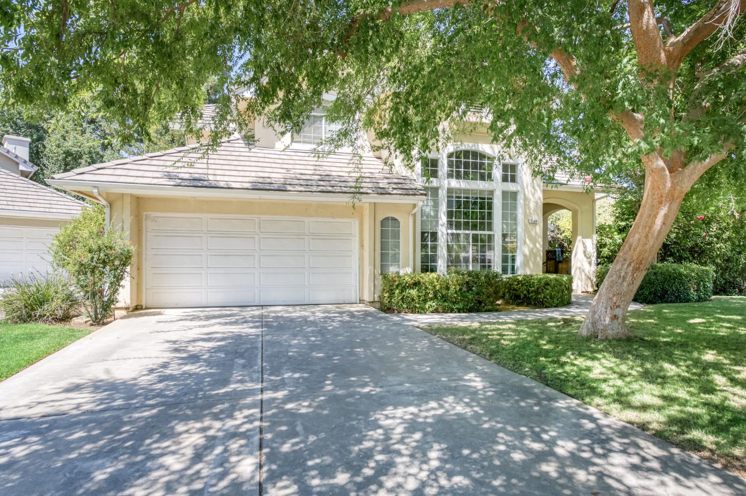 1144 E Province Dr, Fresno, CA 93720