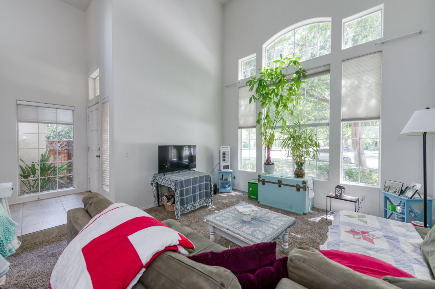 1144 E Province Dr, Fresno, CA 93720