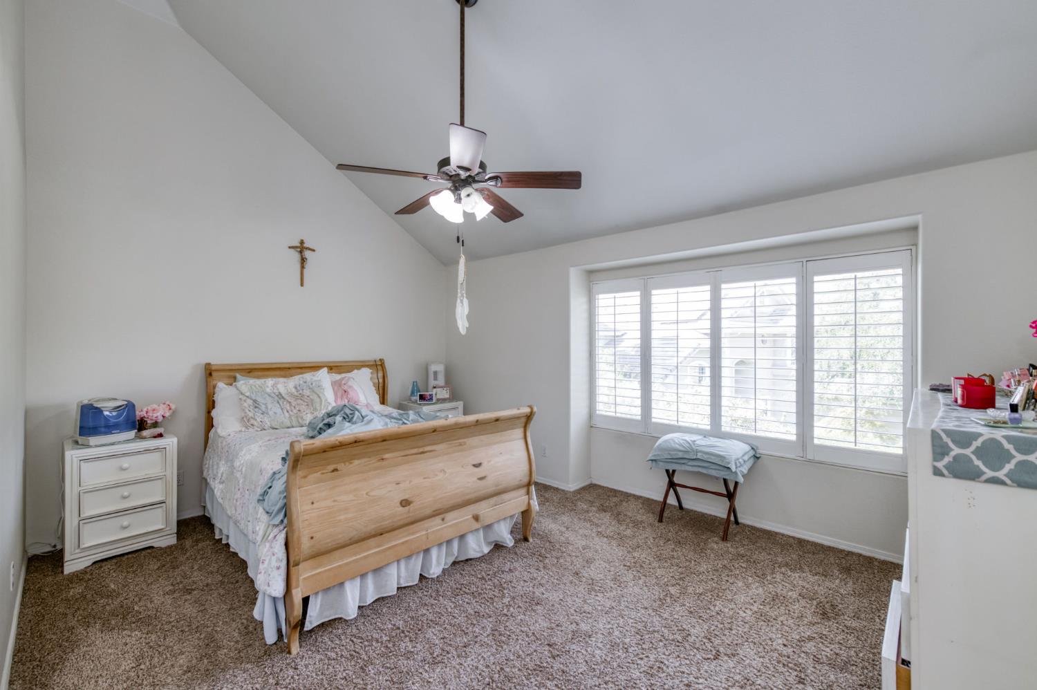 1144 E Province Dr, Fresno, CA 93720