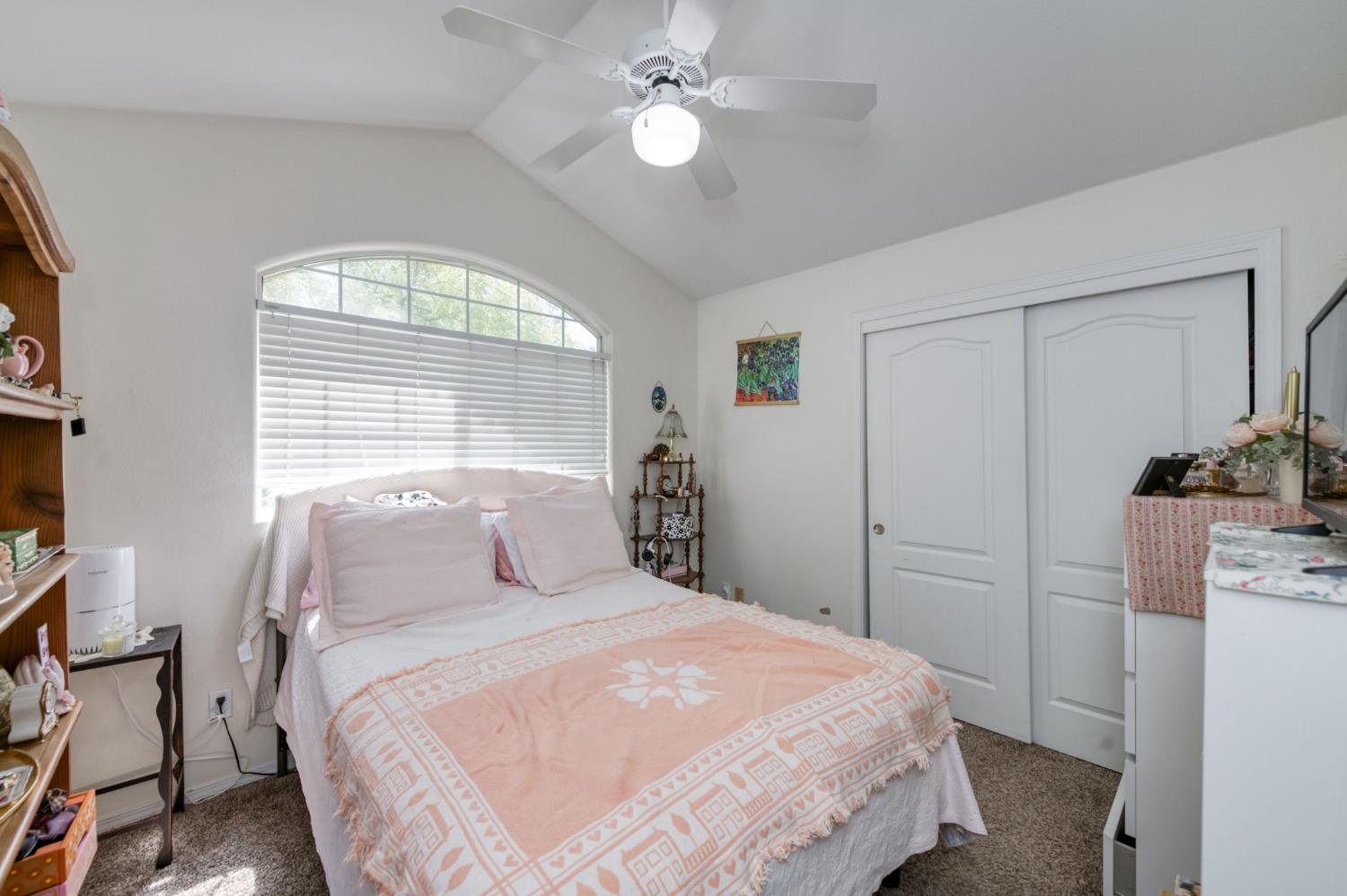 1144 E Province Dr, Fresno, CA 93720