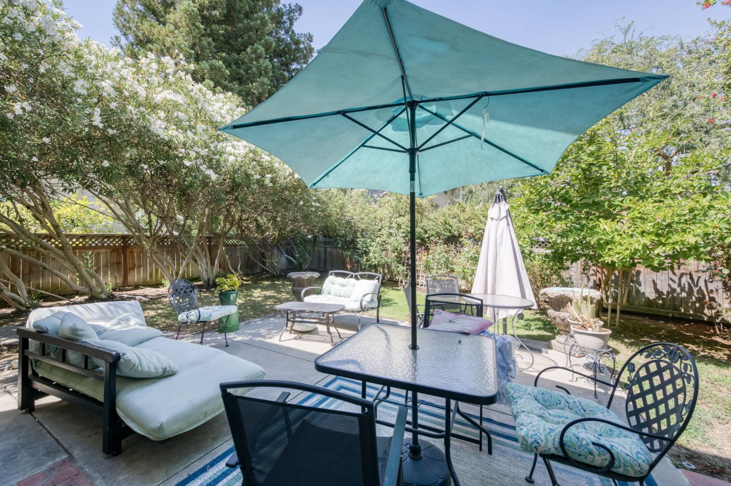 1144 E Province Dr, Fresno, CA 93720