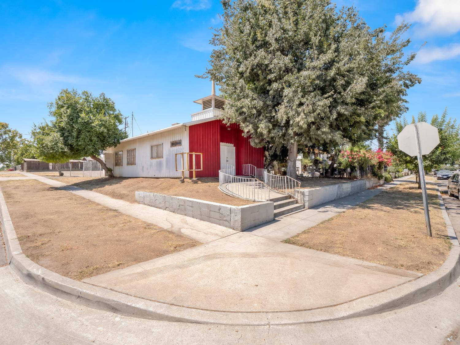 701 Mayor Ave, Fresno, CA 93706
