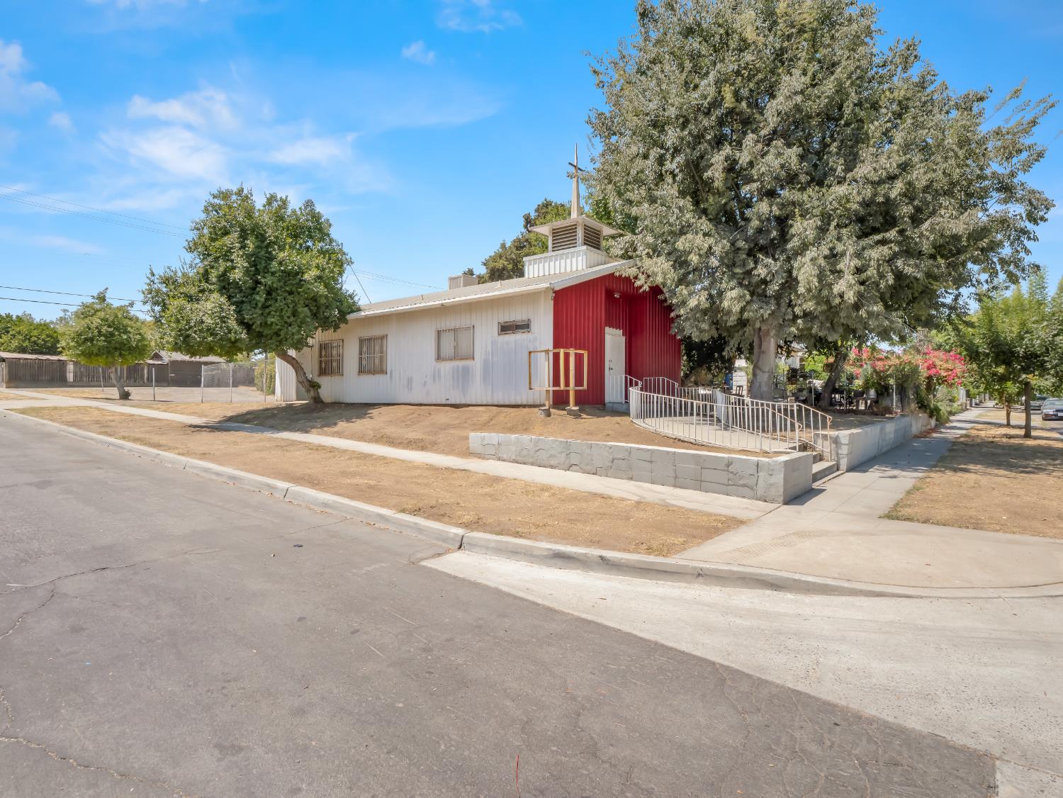 701 Mayor Ave, Fresno, CA 93706
