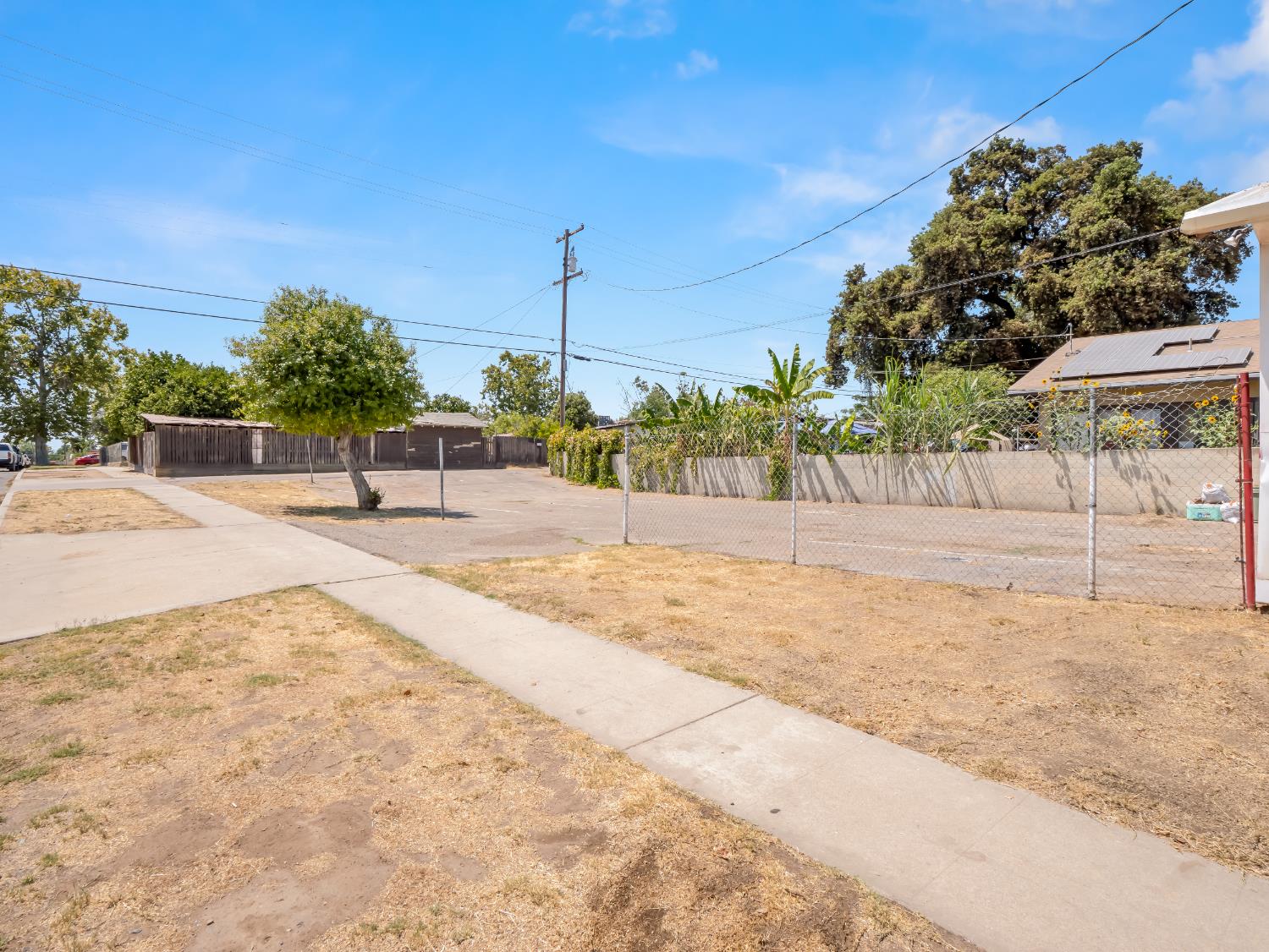 701 Mayor Ave, Fresno, CA 93706