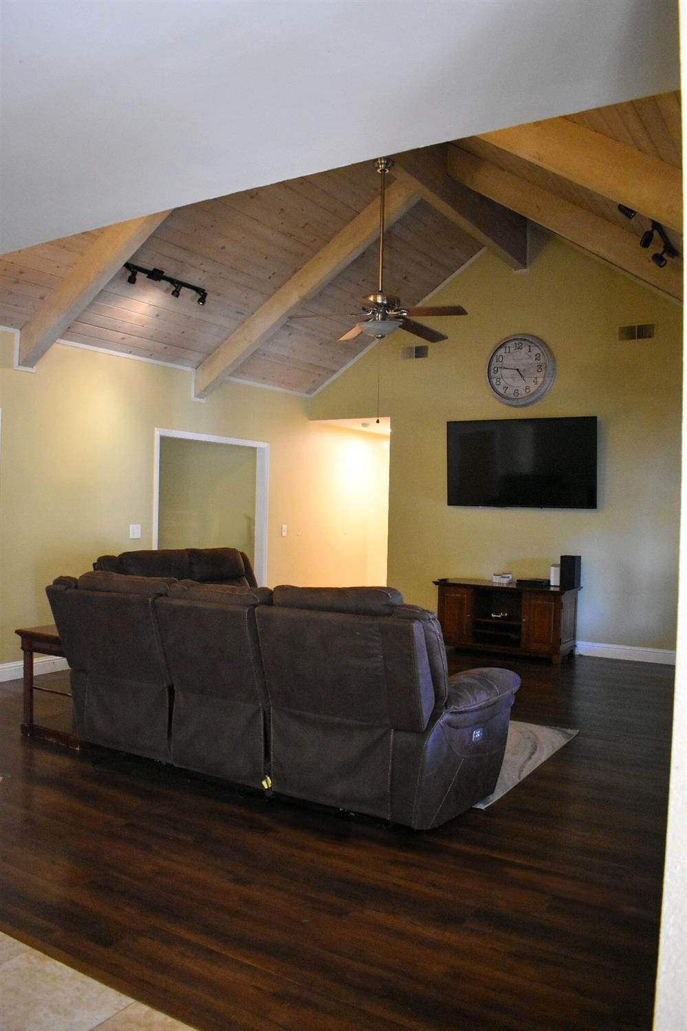 1301 E Cromwell Ave, Fresno, CA 93720