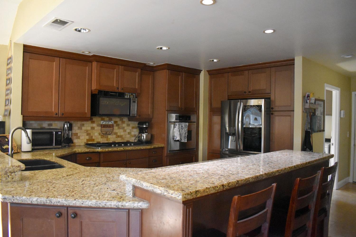 1301 E Cromwell Ave, Fresno, CA 93720