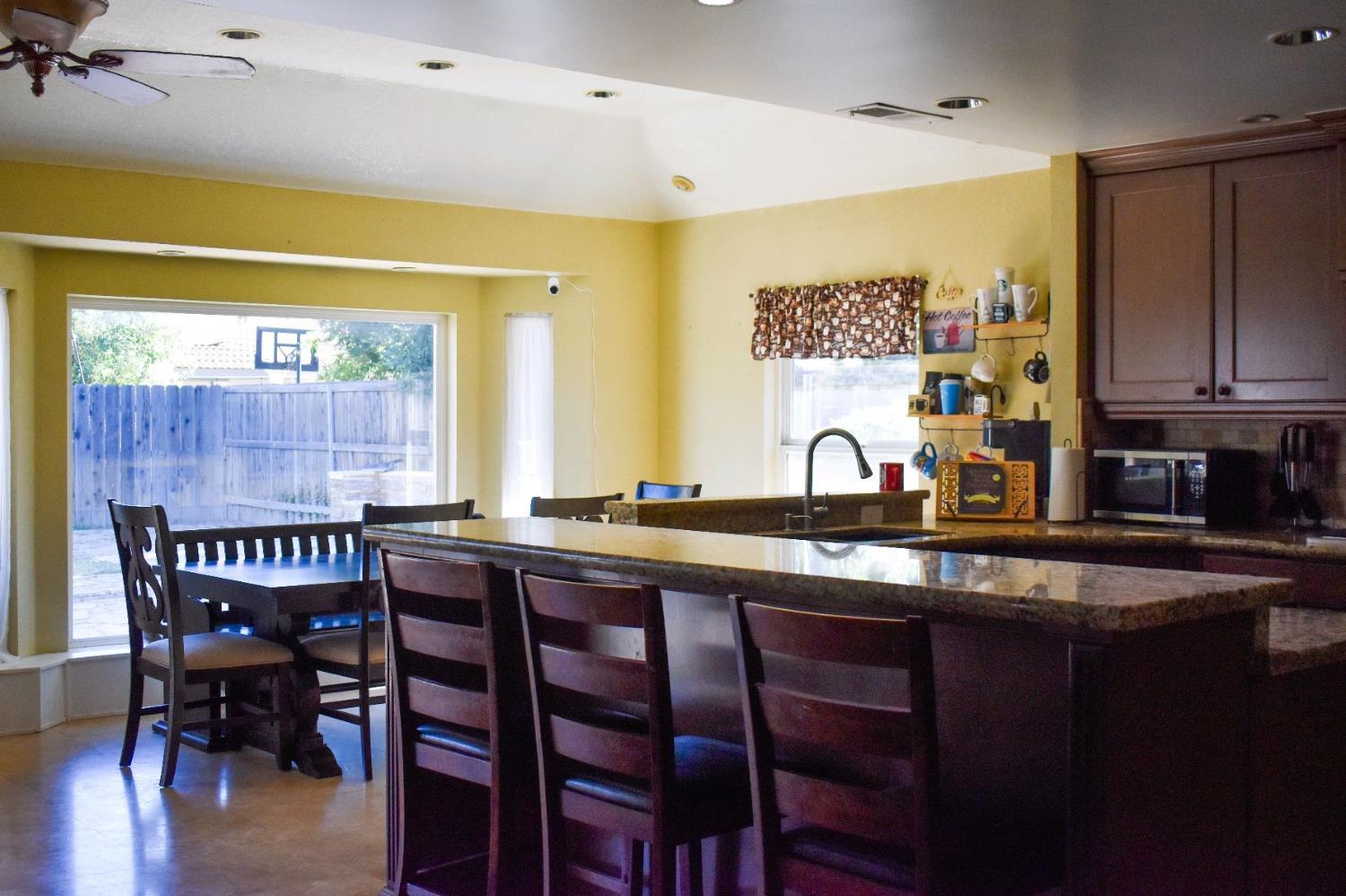 1301 E Cromwell Ave, Fresno, CA 93720